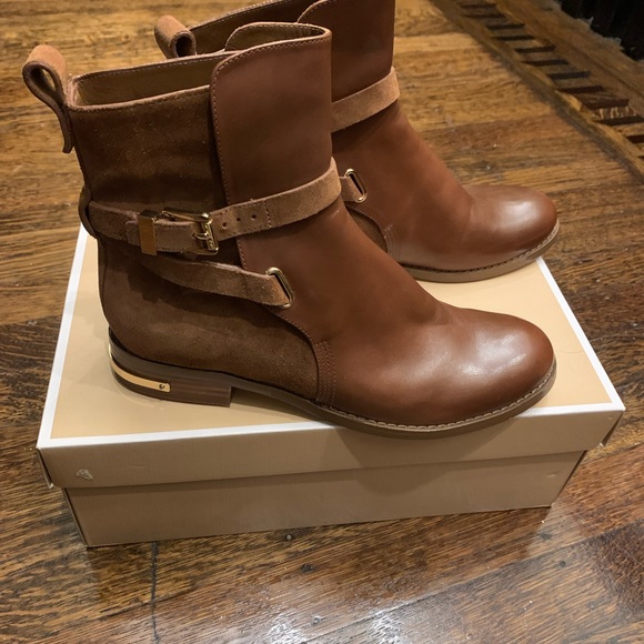 Michael Kors booties size 6.5 - Picture 2 of 5